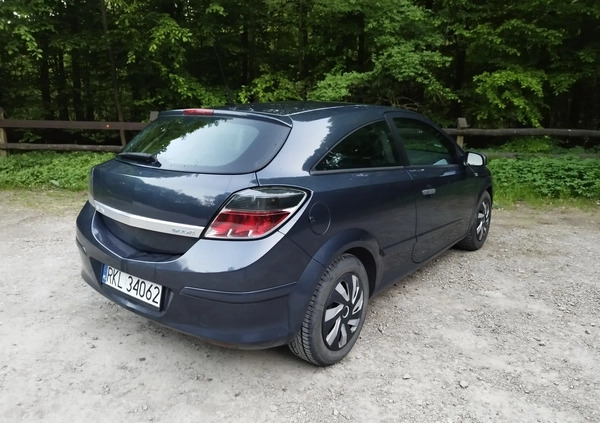 Opel Astra cena 16000 przebieg: 164000, rok produkcji 2009 z Kolbuszowa małe 46